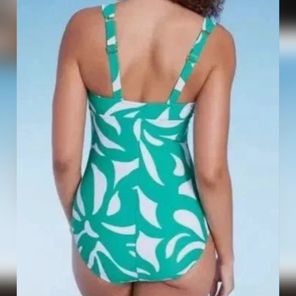 Shade & Shore Green and White One‎ Piece Swimsuit - Picture 3 of 5